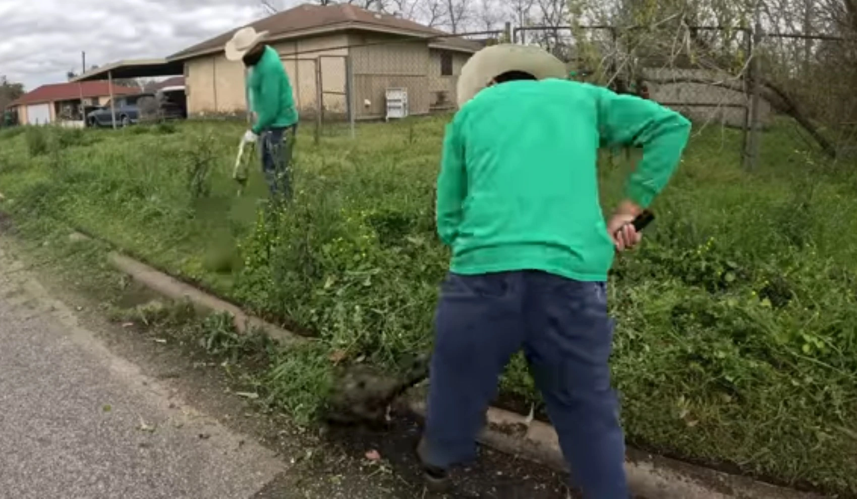 Lawn Mowing and Edging in Palm Bay, FL 4 Lawn Mowing